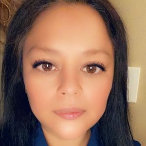 Meet your Posher, Claudia